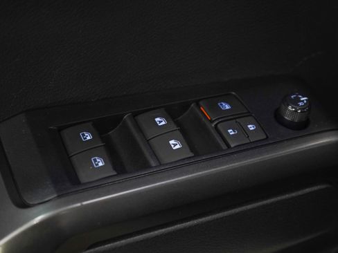 Used 2022 Toyota Tacoma TRD Off-Road w/ TRD Premium Off Road Package AWD/4WD image 22