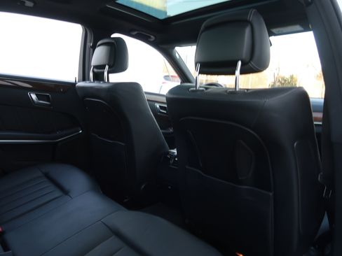 Used 2015 Mercedes-Benz E 400 4MATIC Sedan image 36