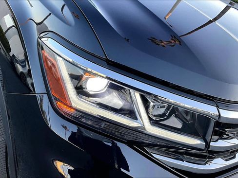 Used 2023 Volkswagen Atlas SEL Premium image 27