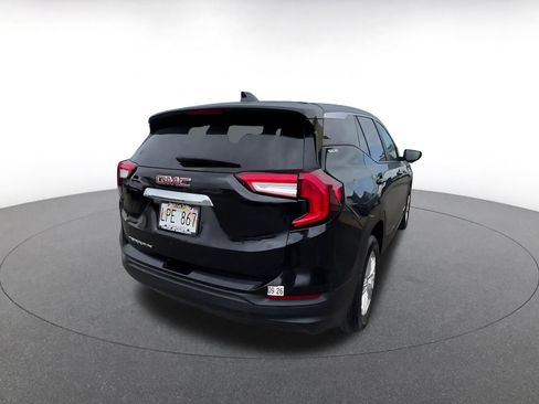 Used 2024 GMC Terrain SLE FWD image 16