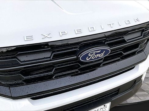 New 2025 Ford Expedition Active image 24