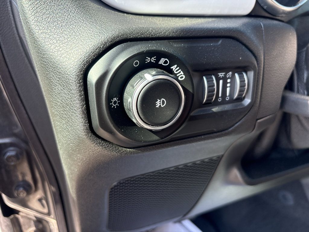 Used 2021 Jeep Wrangler Sport AWD/4WD image 9
