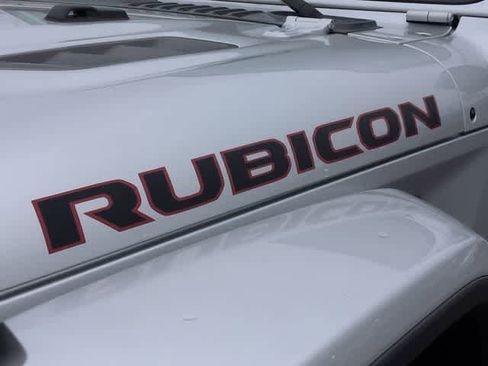 Used 2022 Jeep Wrangler Unlimited Rubicon w/ LED Lighting Group AWD/4WD image 13