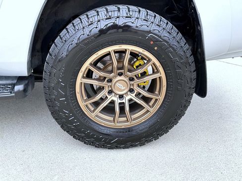 Used 2004 Toyota 4Runner SR5 image 24