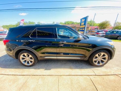 Used 2020 Ford Explorer Platinum w/ Premium Technology Package AWD/4WD image 6
