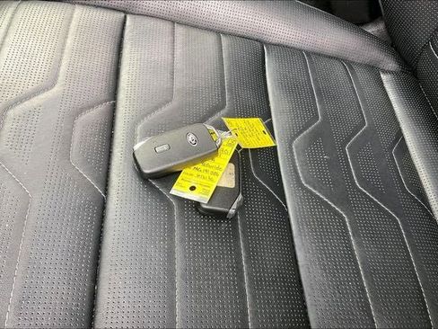 Used 2021 Kia Telluride SX w/ SX Prestige Package image 14