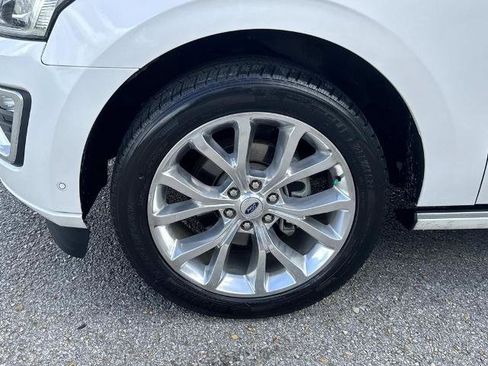 Certified 2019 Ford Expedition Platinum RWD image 4