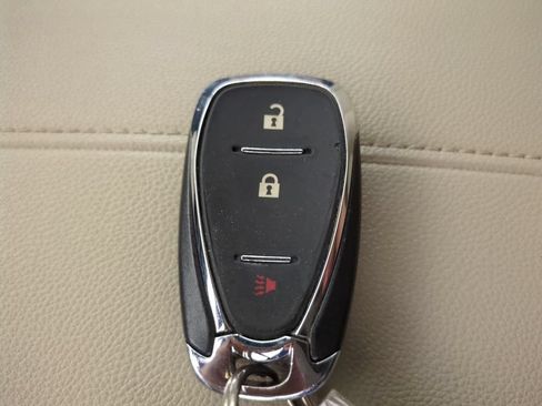 Used 2022 Chevrolet Traverse LS FWD image 37