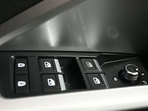 Used 2019 Audi Q3 2.0T Premium Plus w/ Premium Plus Package image 31