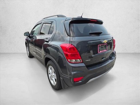 Used 2017 Chevrolet Trax LT w/ Sun & Sound Package FWD image 6