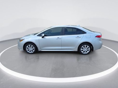 Used 2026 Toyota Corolla LE FWD image 5