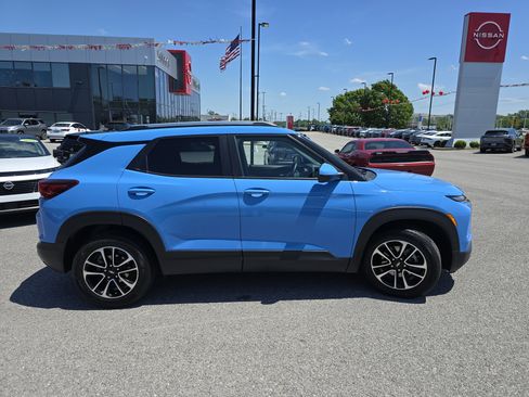 Used 2024 Chevrolet TrailBlazer LT w/ Convenience Package FWD image 17