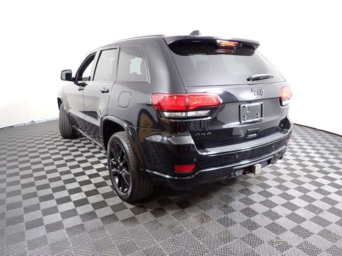 Used 2017 Jeep Grand Cherokee Altitude AWD/4WD image 14