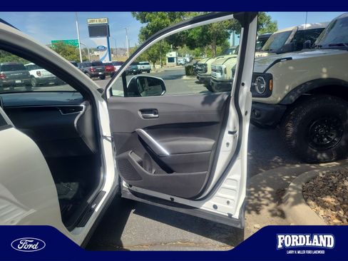 Used 2023 Toyota Corolla Cross AWD Hybrid w/ Convenience Package image 16
