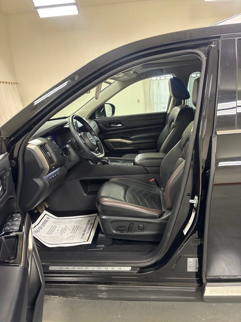 Used 2025 Nissan Pathfinder Platinum w/ Cargo Package FWD image 11