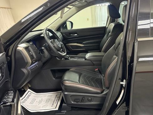 Used 2025 Nissan Pathfinder Platinum w/ Cargo Package FWD image 11