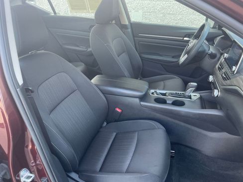 Used 2025 Nissan Altima 2.5 SV image 27