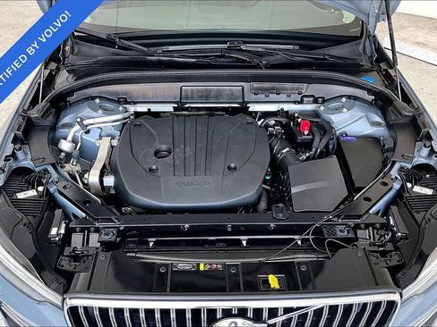 Certified 2023 Volvo XC60 B5 Plus AWD/4WD image 11