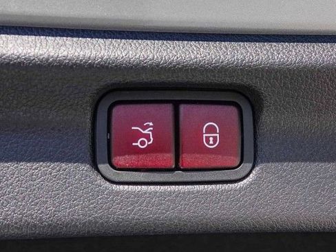 Used 2023 Mercedes-Benz EQE 500 4MATIC Sedan image 27