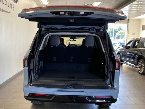 New 2025 Lincoln Navigator Reserve image 32