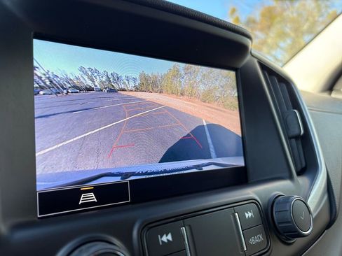 Used 2023 GMC Terrain SLT image 19