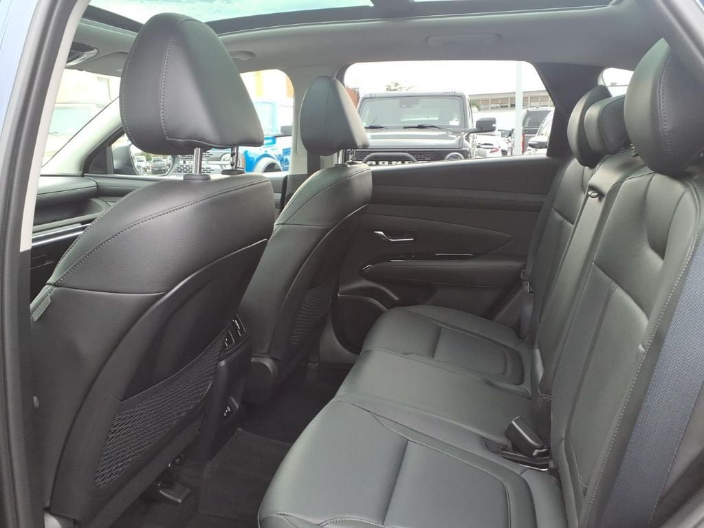 Used 2025 Hyundai Tucson Limited AWD/4WD image 13