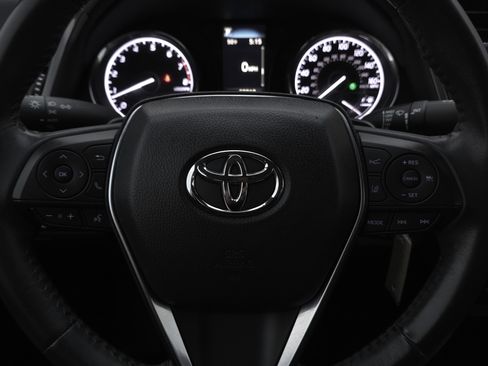 Used 2020 Toyota Camry SE image 17