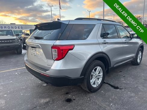 Used 2023 Ford Explorer XLT AWD/4WD image 6