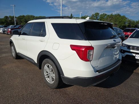 Used 2024 Ford Explorer XLT w/ Equipment Group 202A AWD/4WD image 7