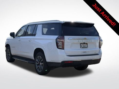 Used 2024 Chevrolet Suburban LT image 3