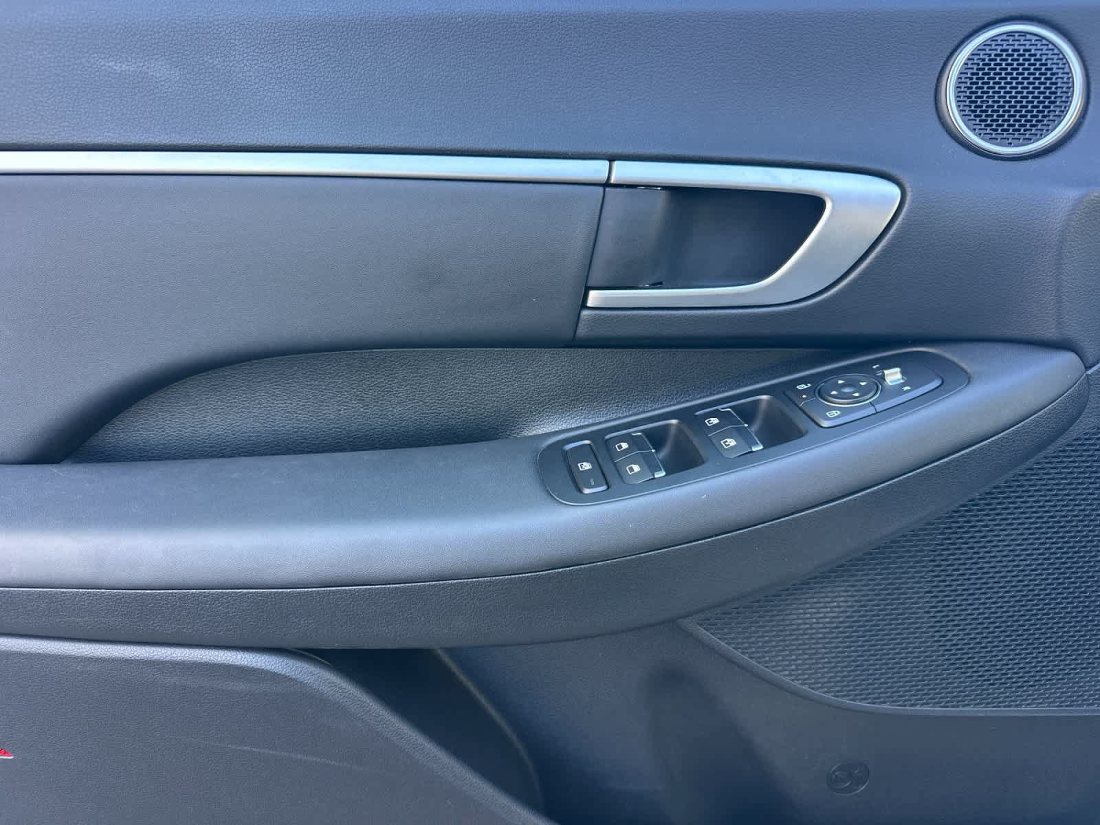 Used 2025 Hyundai Sonata SEL AWD/4WD image 12