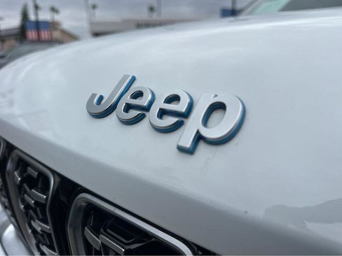 Used 2022 Jeep Grand Cherokee Summit image 48