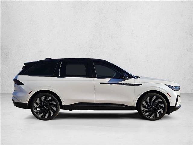 Used 2024 Lincoln Nautilus Reserve w/ Equipment Group 202A AWD/4WD image 4