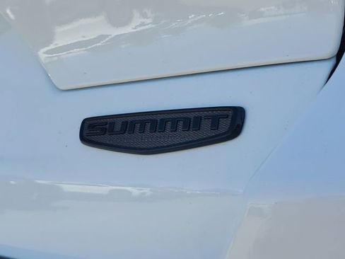 New 2026 Jeep Grand Cherokee Summit image 7