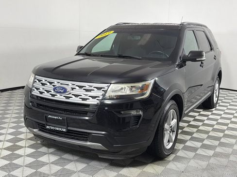 Used 2019 Ford Explorer XLT w/ Equipment Group 201A FWD image 9