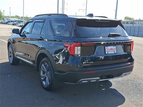 Used 2025 Ford Explorer Active w/ Active Comfort Package image 4