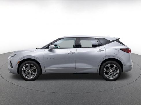 Used 2025 Chevrolet Blazer LT FWD image 4