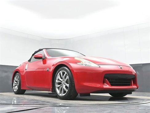 Used 2010 Nissan 370Z Touring image 42