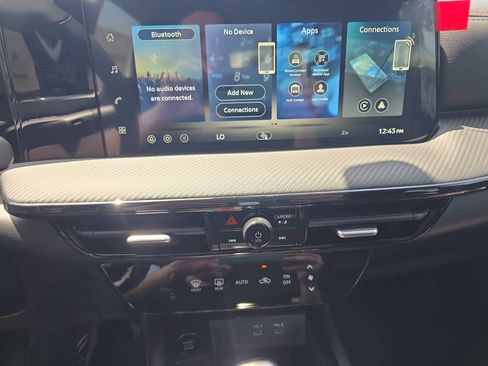 New 2026 Nissan Kicks SR FWD image 19