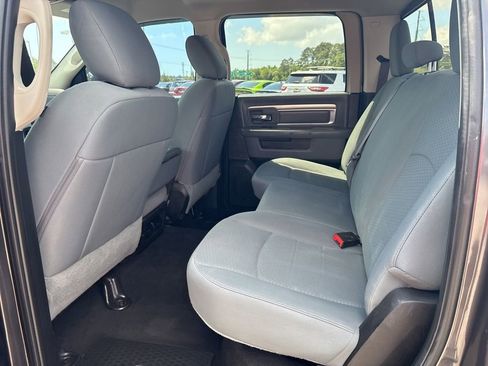 Used 2019 RAM 1500 Classic SLT RWD image 11