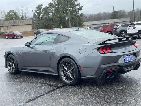 Used 2024 Ford Mustang Dark Horse image 4