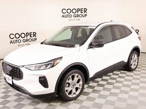 Used 2024 Ford Escape Active w/ Cold Weather Package image 10