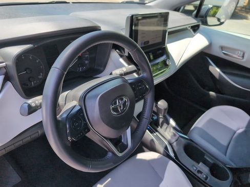 Used 2025 Toyota Corolla SE image 8