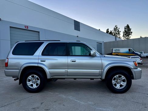 Used 2001 Toyota 4Runner Limited image 16