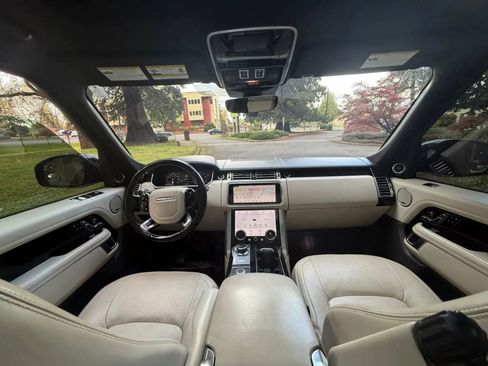 Used 2018 Land Rover Range Rover Long Wheelbase Supercharged image 8