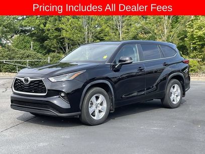 Used 2023 Toyota Highlander LE