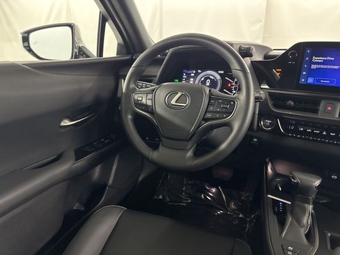 Used 2024 Lexus UX 250h FWD image 29
