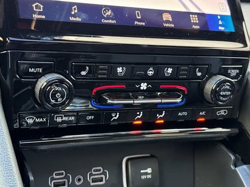 New 2025 Jeep Grand Cherokee Overland image 18