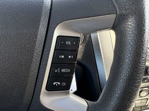Used 2011 Ford Fusion SE FWD image 24