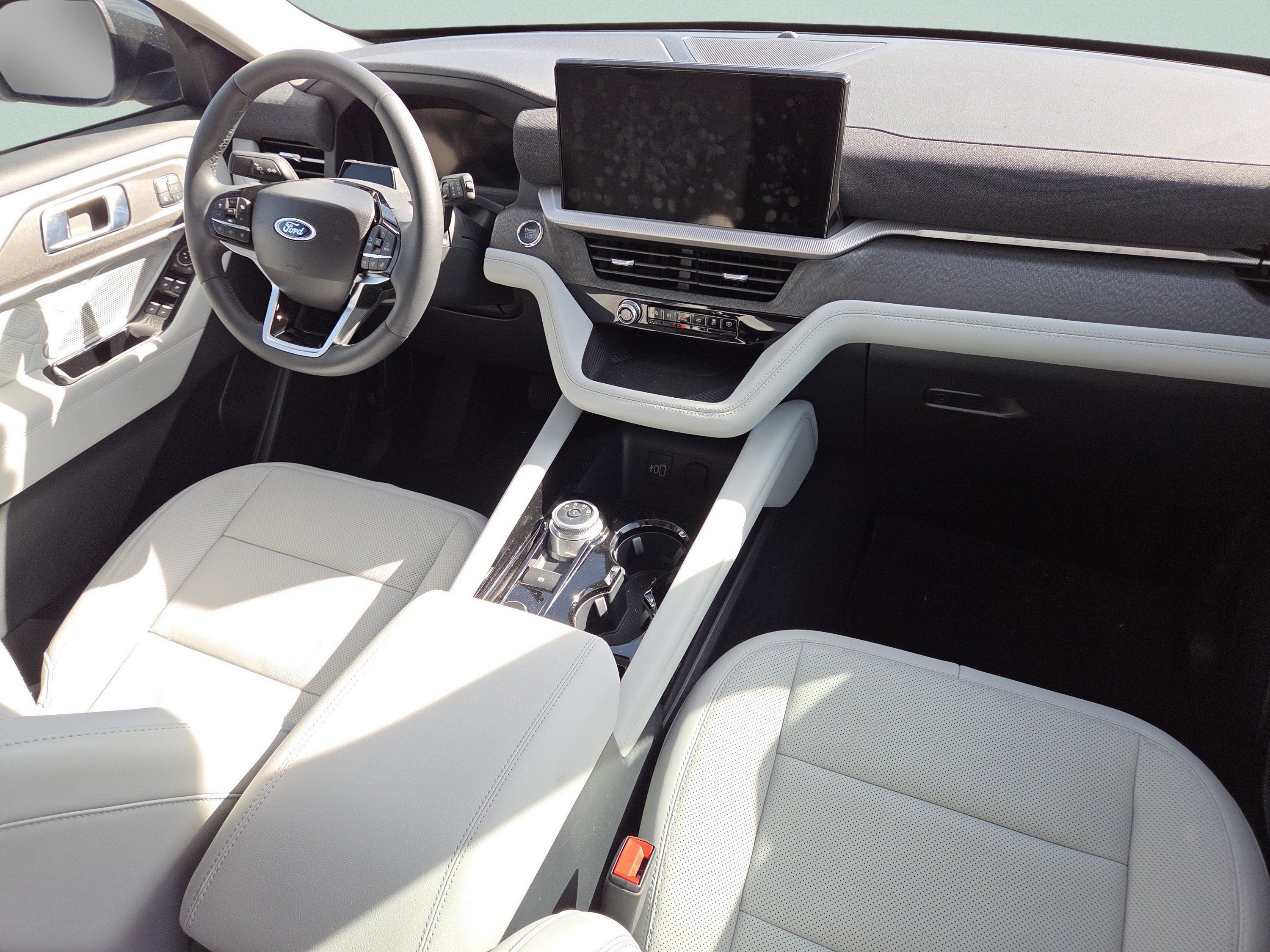 Used 2026 Ford Explorer Platinum w/ LUX Leather Package AWD/4WD image 6